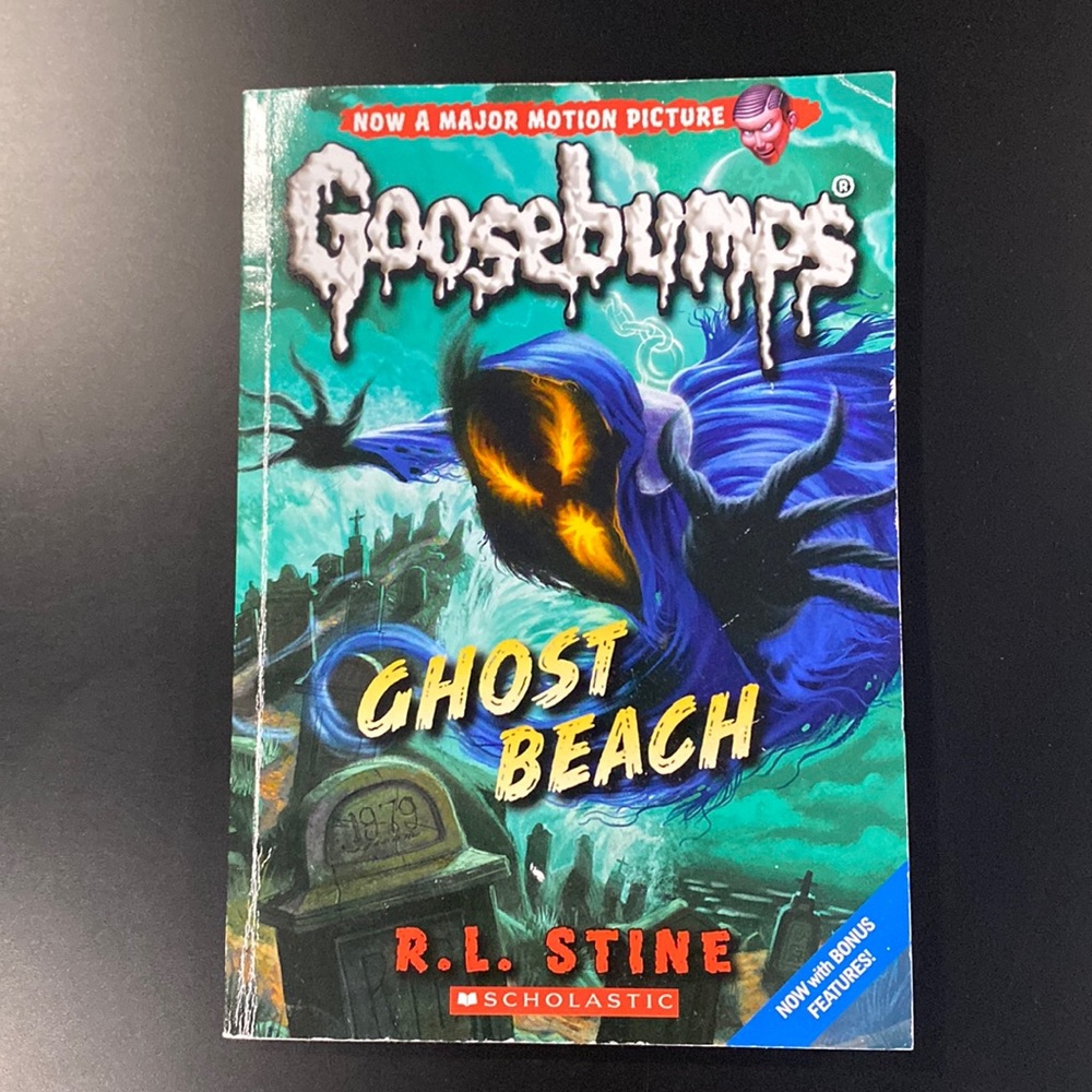 Goosebumps #22: Ghost Beach by R. L. Stine - Paperback Novel